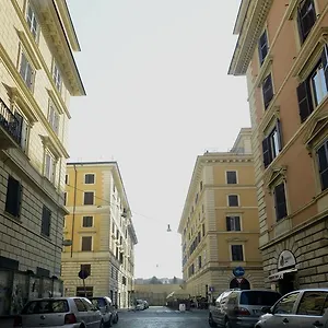 via-montebello.it-romehotels.com/